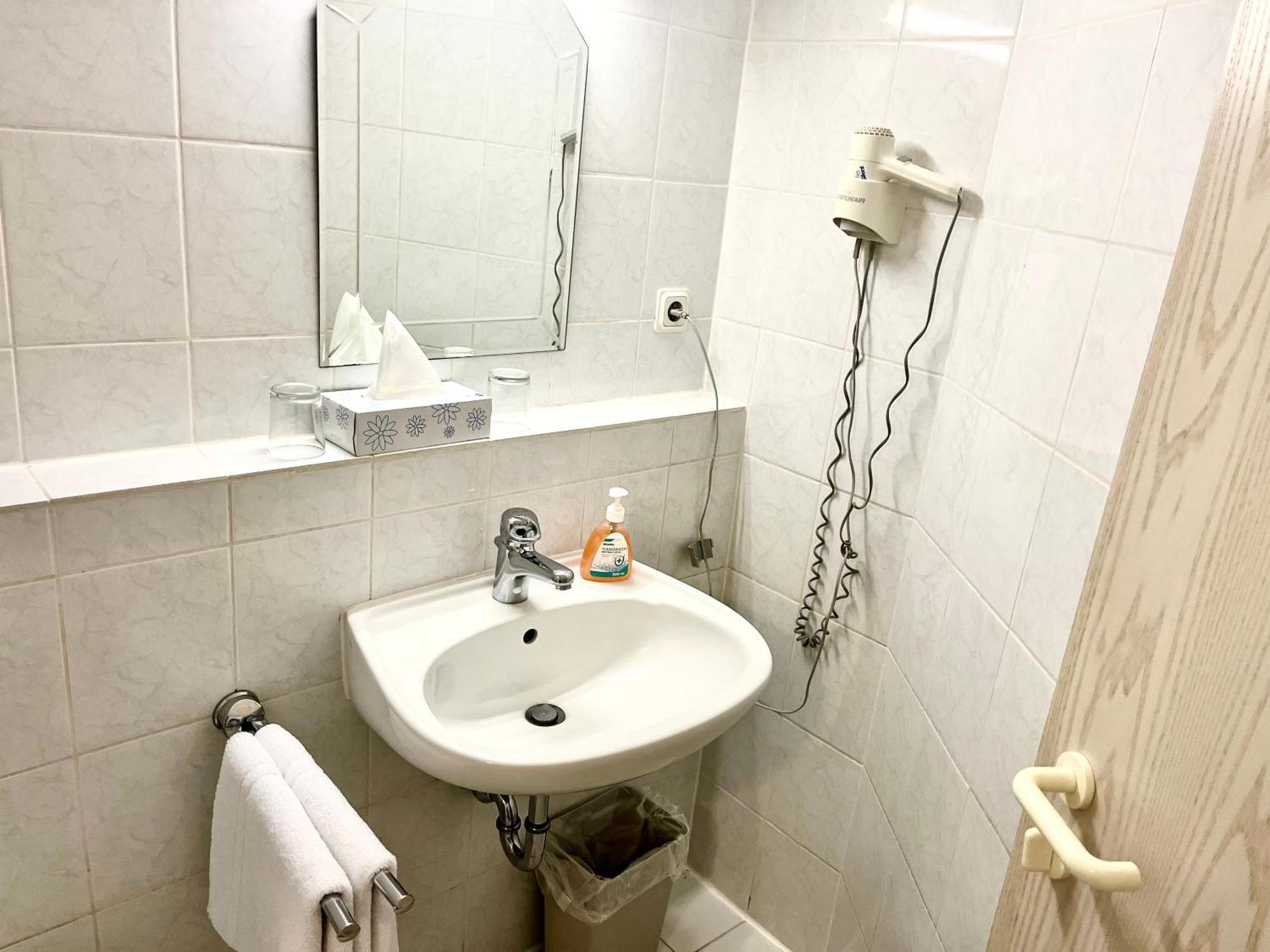 Hotel Garni Am Schaefersberg ニーダーンハウゼン エクステリア 写真